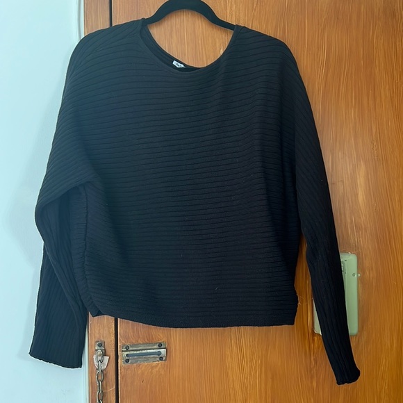 Reformation cort short set - sweater only black - Picture 2 of 3